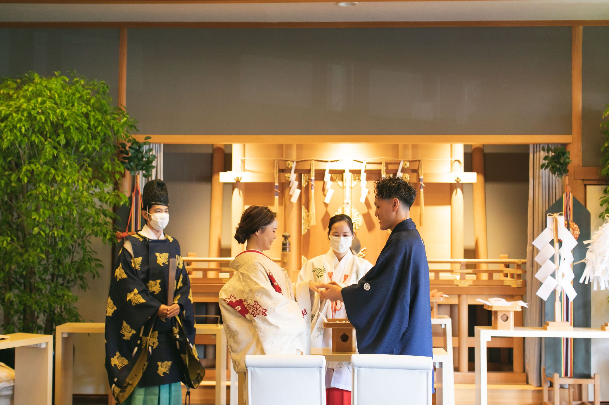 香川県高松市の結婚式場ザ・ガーデンダイニング弓絃葉　神殿で人前式