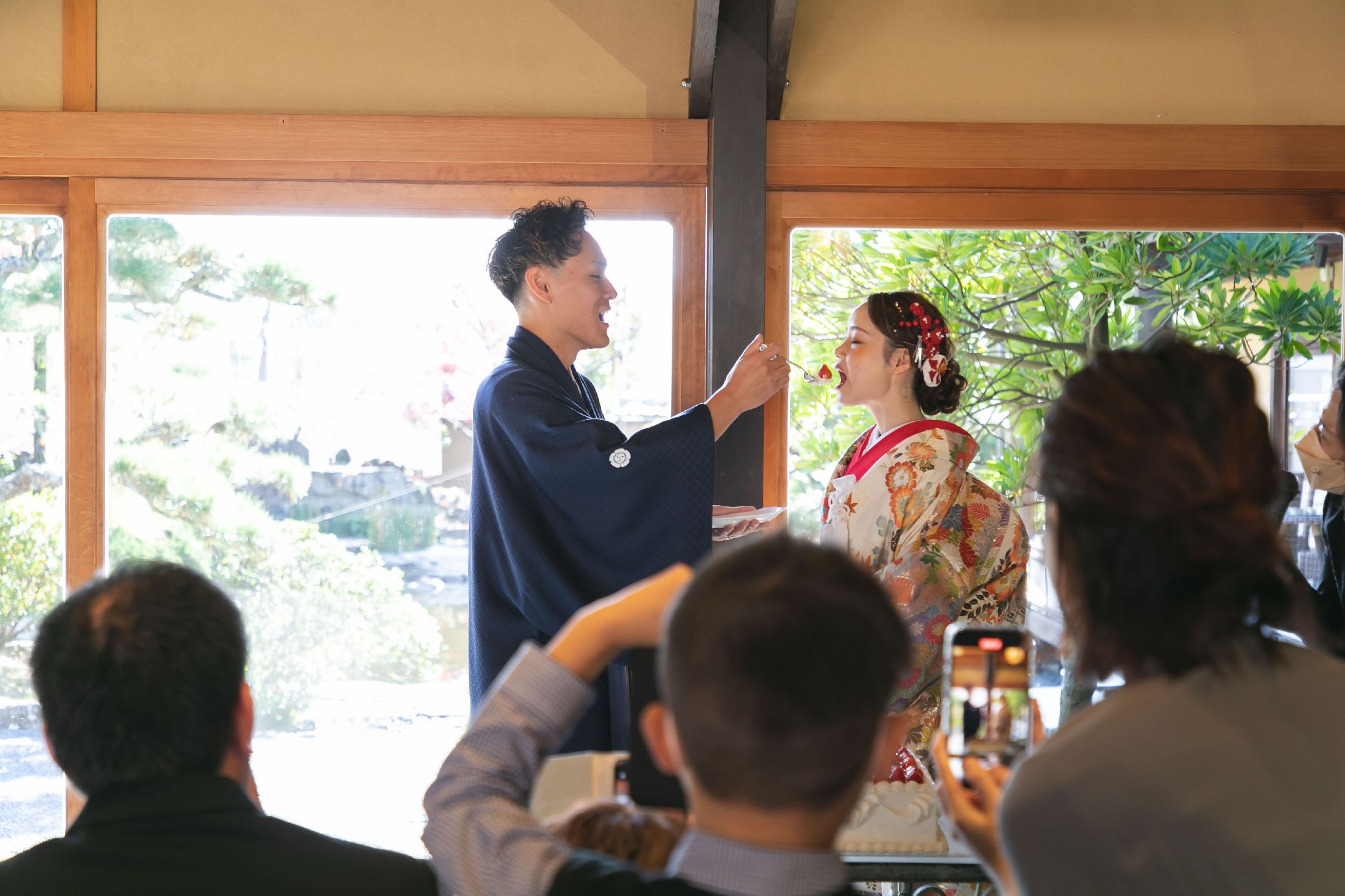 香川県高松市の結婚式場ザ・ガーデンダイニング弓絃葉　ファーストバイト